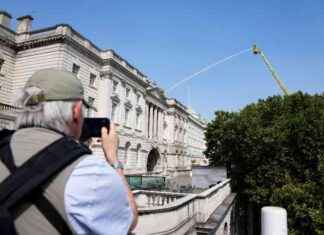 English Heritage Trust Director of Somerset House: Artwork near the fire point is safe news-17082024-184359