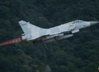 Military Pilot Ejects Safely from Crashing Aircraft, Defense Ministry’s Rescue Mission Faces Challenges news-10092024-193044